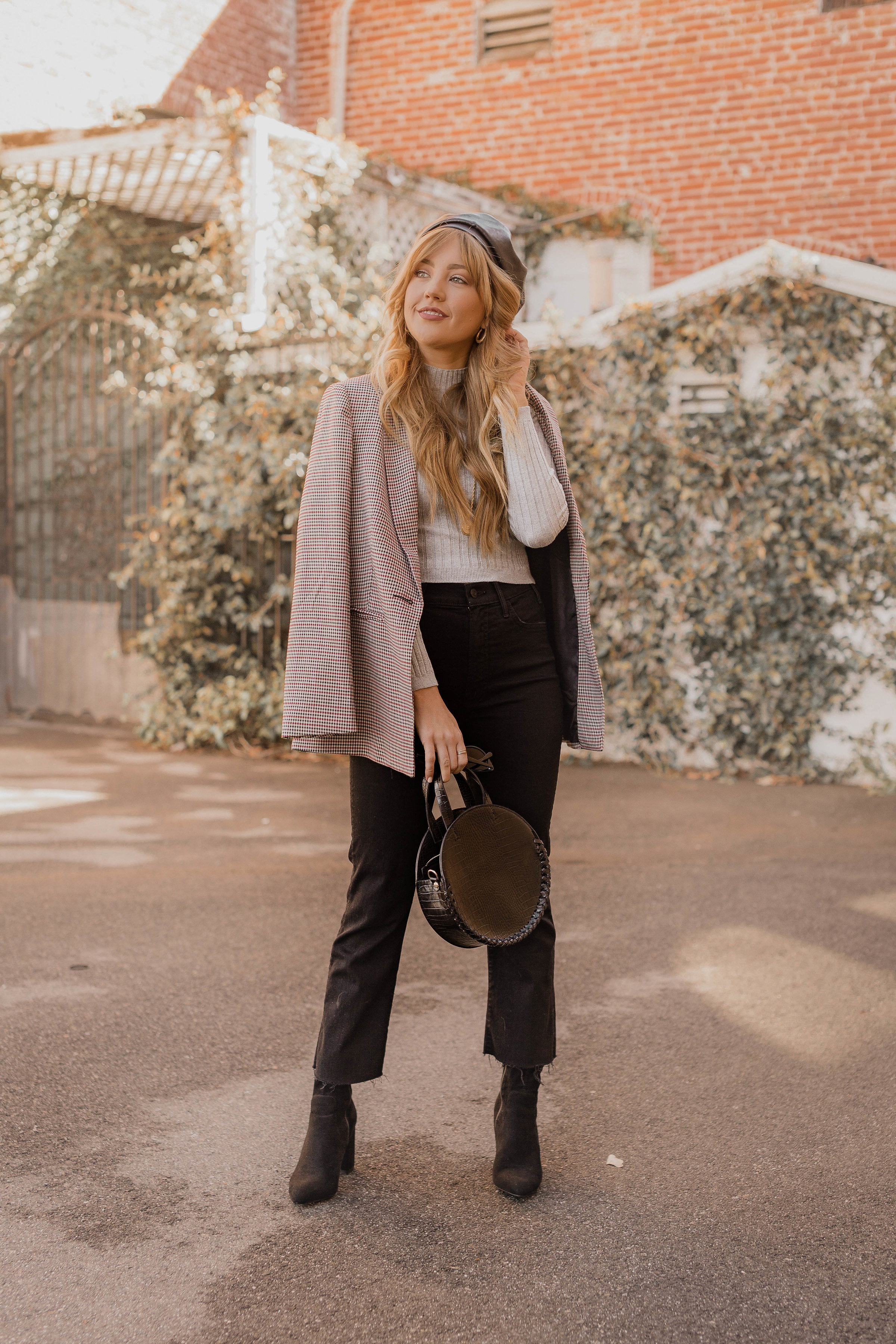 trendy fashion pieces, hello hannah, hannah hagler, how to style trendy pieces, checked blazer, cropped flare, kick flare denim, how to style cropped flares, cat eye sunglasses, retro cat eye sunglasses, vegan leather beret. vegan beret, vegan fashion blogger, vegan fashion