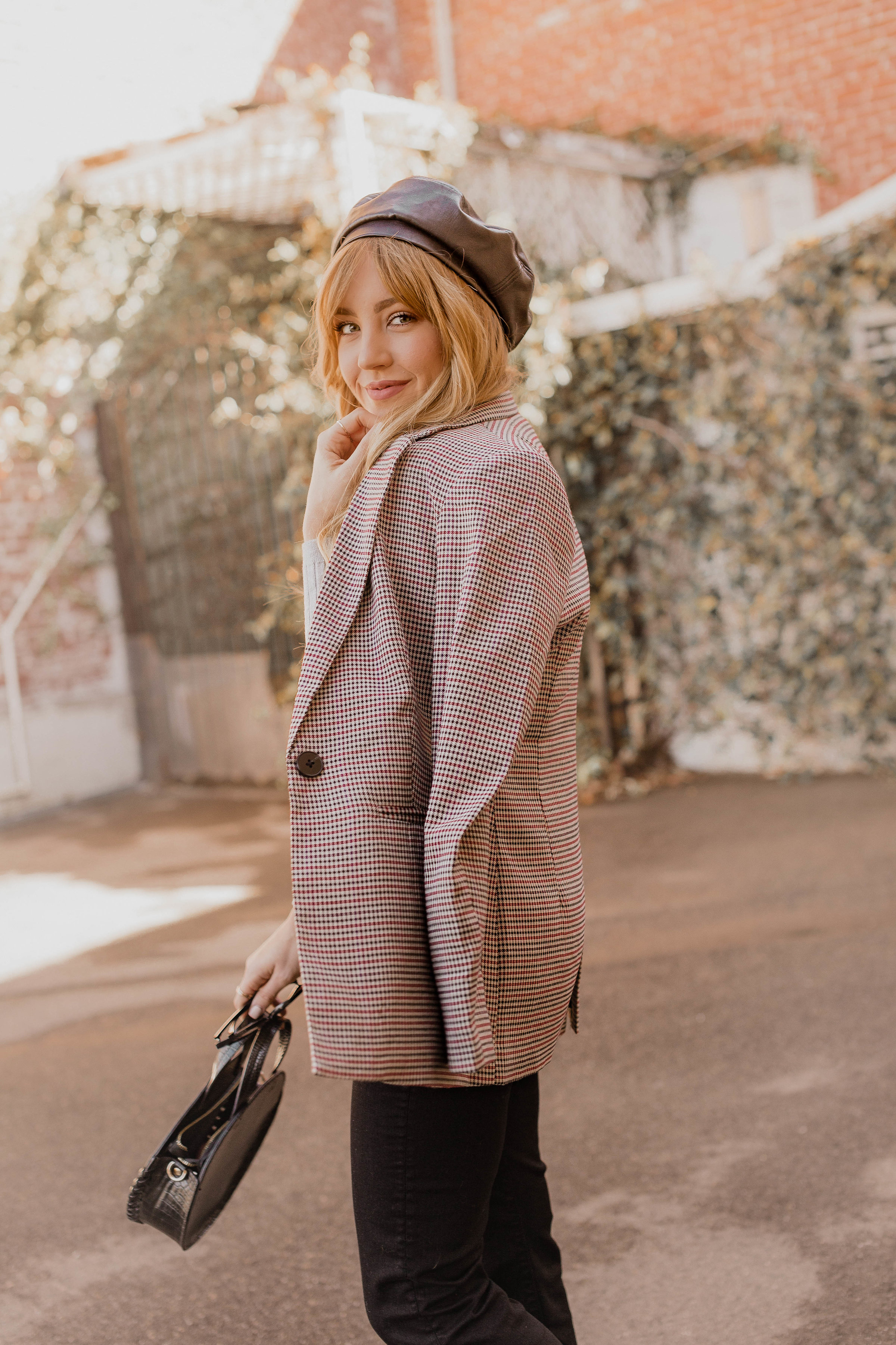 trendy fashion pieces, hello hannah, hannah hagler, how to style trendy pieces, checked blazer, cropped flare, kick flare denim, how to style cropped flares, cat eye sunglasses, retro cat eye sunglasses, vegan leather beret. vegan beret, vegan fashion blogger, vegan fashion